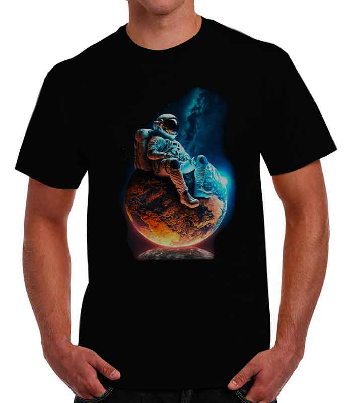 Playera Astronauta sentado sobre la tierra