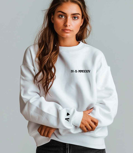 Sudadera personalizada bordada con fecha e inicial en manga